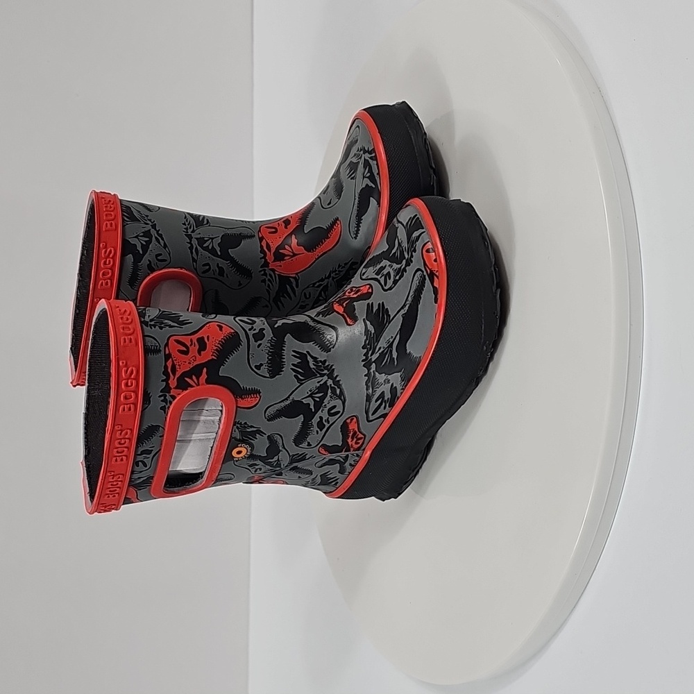 NIB Bogs Kids Skipper Cool Dino Rain Boots Size 5 Red Gray Waterproof Outdoor